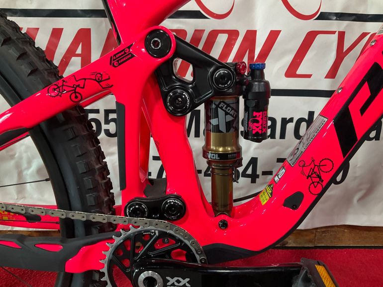 Used Pivot Switchblade Gen 3 Talon Team XX AXS 2024 Mountainbike, Red — image 4 of 4