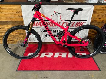 Used Pivot Switchblade Gen 3 Talon Team XX AXS 2024 Mountainbike, Red — image 3 of 4
