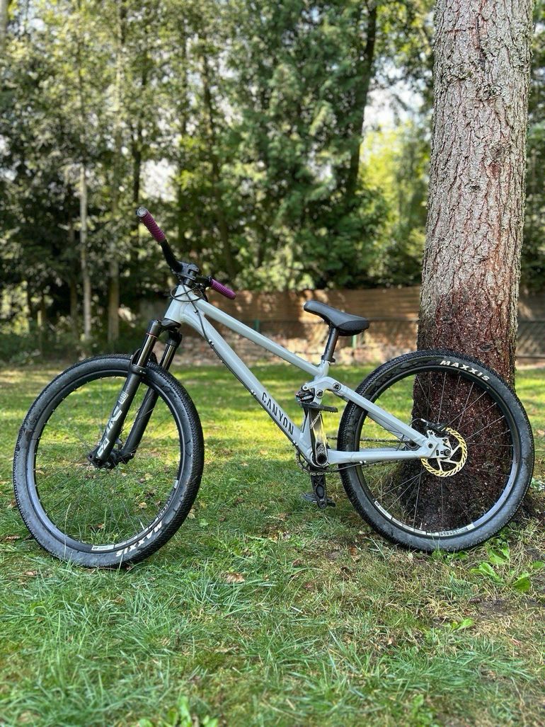 Used Canyon Stitched 720 2023 2023 Mountainbike, Light Gray, 26 — image 2 of 9
