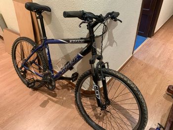 Used Trek 3700 2010 2010 Mountainbike — image 1 of 6