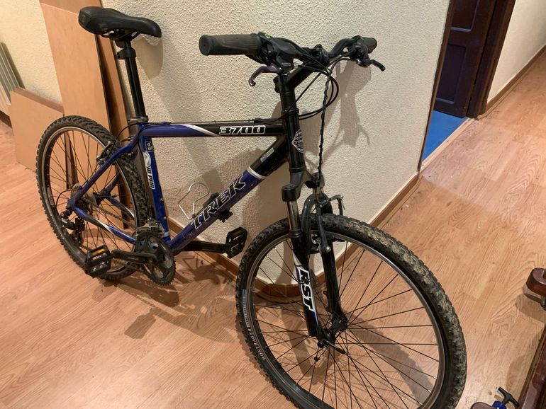 Used Trek 3700 2010 2010 Mountainbike — image 1 of 6