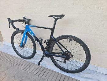 Used Canyon Aeroad CF SLX Disc 9.0 SL 2020 2020 Road & Gravel, Blue — image 16 of 23