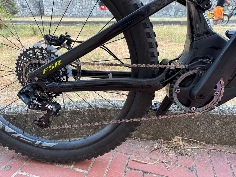 Used Specialized Turbo Levo FSR Comp 6Fattie 2018 Mountainbike, Light Gray — image 3 of 8