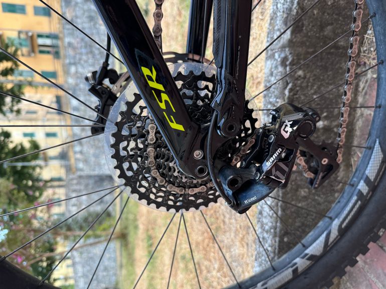 Used Specialized Turbo Levo FSR Comp 6Fattie 2018 Mountainbike, Light Gray — image 6 of 8
