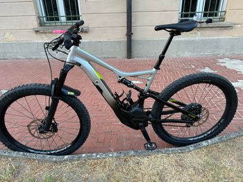 Used Specialized Turbo Levo FSR Comp 6Fattie 2018 Mountainbike, Light Gray — image 2 of 8