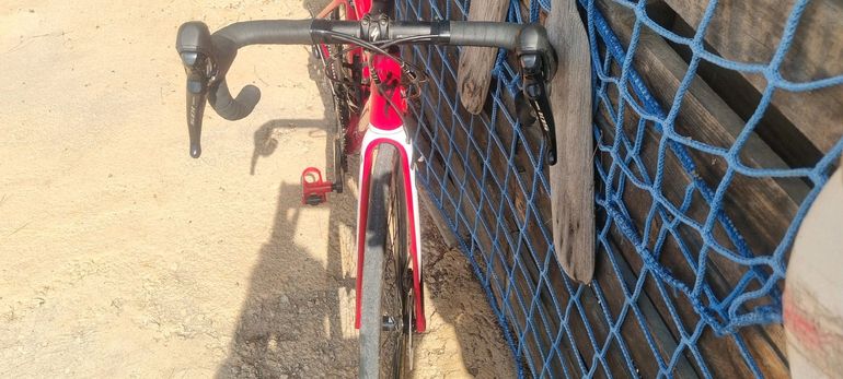Used Specialized Tarmac SL6 Sport 2022 2022 Road & Gravel, Red — image 8 of 10