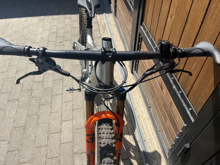 Used Canyon Lux Trail CF 8 2024 2024 Mountainbike, Light Gray, 29 — image 7 of 10