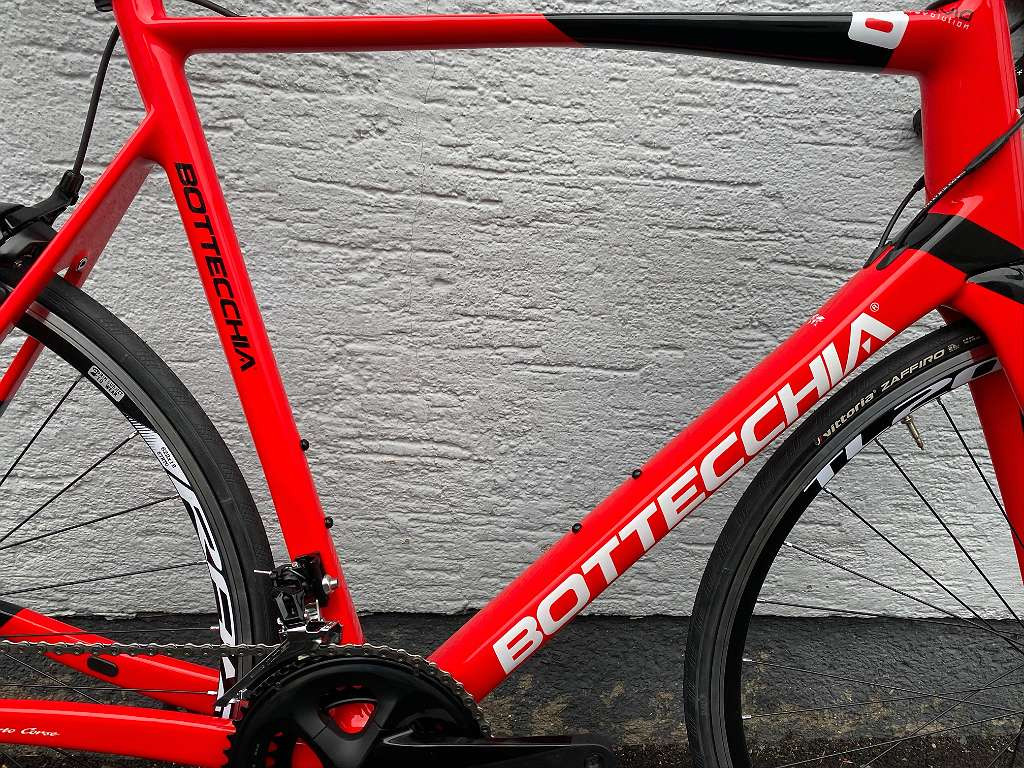 Bottecchia 8avio Revolution used in 58 cm buycycle