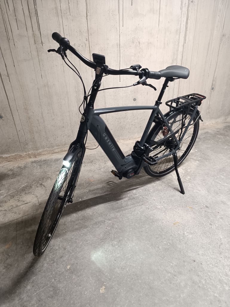 Used Gazelle Grenoble C5 HMB nexus 5 h57 2024 Road & Gravel, Light Gray — image 1 of 6