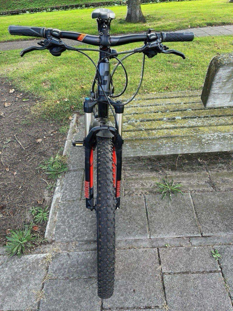Used CUBE Attention SL 2016 2016 Mountainbike, Black, 27.5, 29 — image 2 of 8