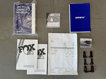 Used Giant Reign SX 2023 2023 Mountainbike, Violett, 27.5 — image 7 of 20
