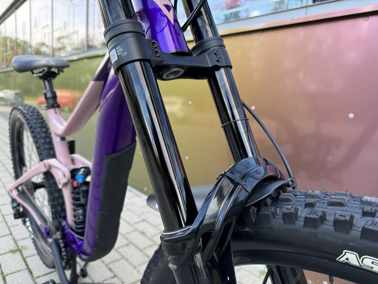 Used Giant Reign SX 2023 2023 Mountainbike, Violett, 27.5 — image 14 of 20
