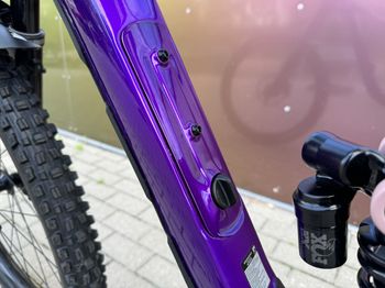 Used Giant Reign SX 2023 2023 Mountainbike, Violett, 27.5 — image 16 of 20