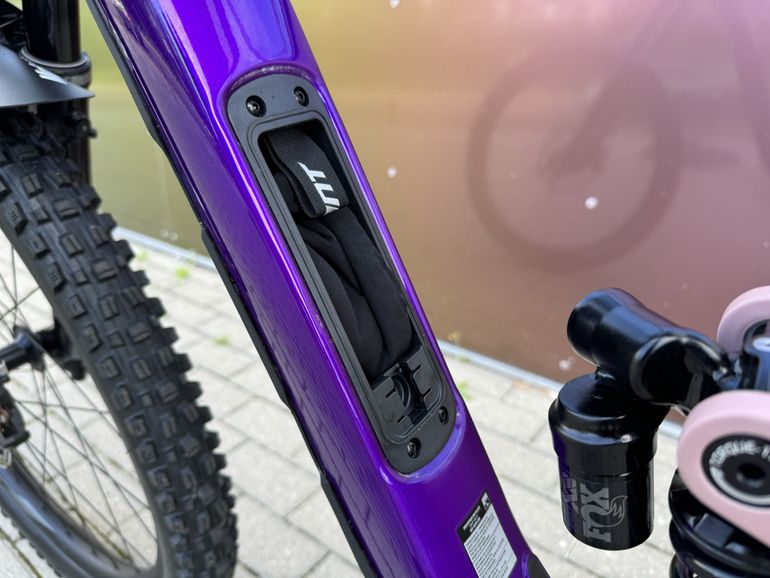 Used Giant Reign SX 2023 2023 Mountainbike, Violett, 27.5 — image 15 of 20