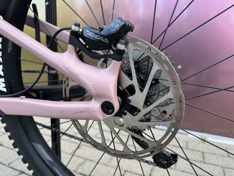 Used Giant Reign SX 2023 2023 Mountainbike, Violett, 27.5 — image 18 of 20