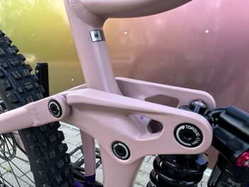 Used Giant Reign SX 2023 2023 Mountainbike, Violett, 27.5 — image 8 of 20
