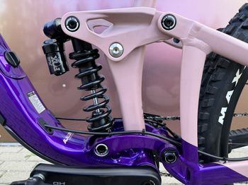 Used Giant Reign SX 2023 2023 Mountainbike, Violett, 27.5 — image 19 of 20