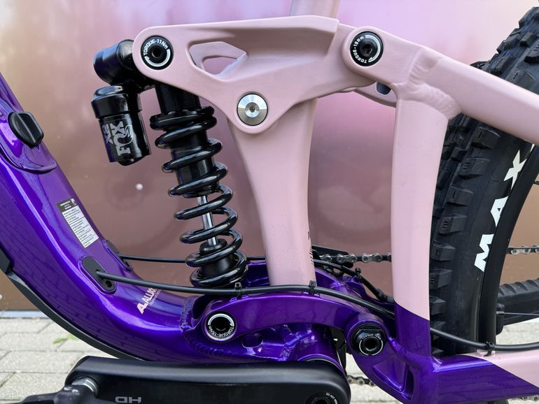 Used Giant Reign SX 2023 2023 Mountainbike, Violett, 27.5 — image 19 of 20