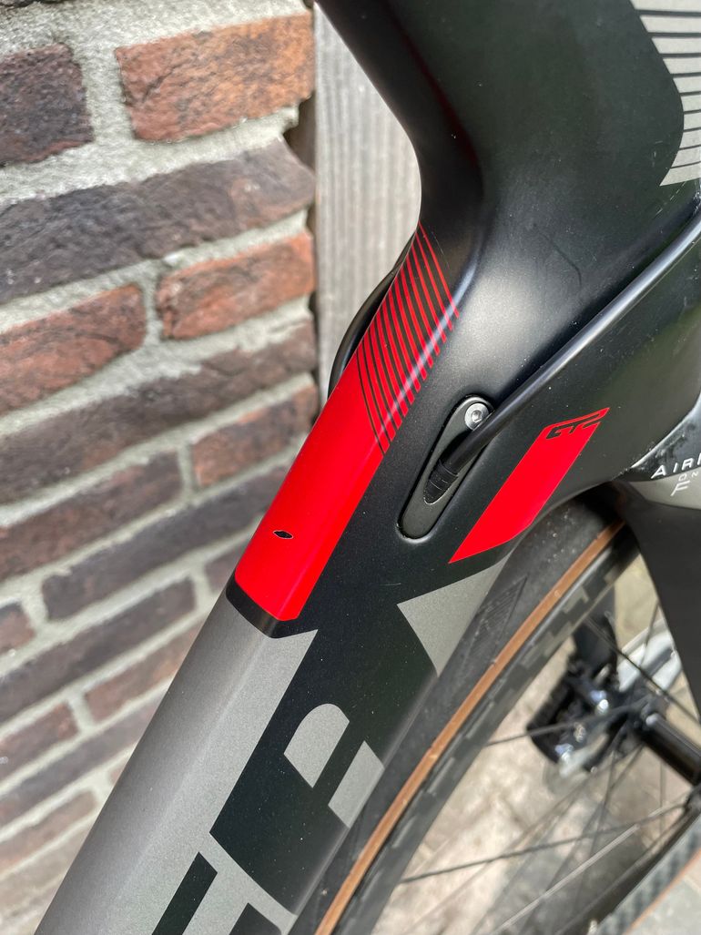 Used Sensa Giulia G2 Disc Ultegra - EDCO Umbrial Carbon 2018 Road & Gravel, Black — image 8 of 10
