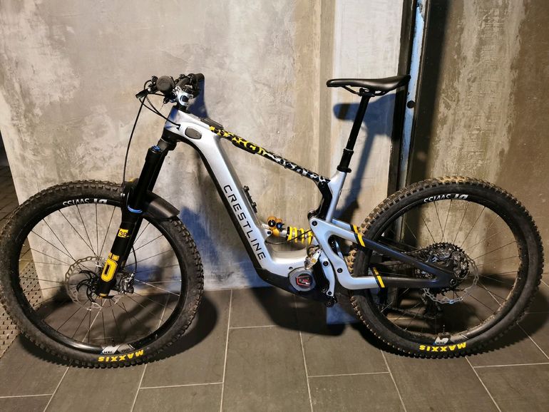 Used Crestline RS180 Silver Edition 2024 Mountainbike, Light Gray, Mixed — image 7 of 8