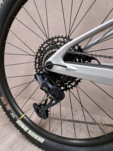 Używany Lapierre XRM 6.9 2023 2023 Mountainbike — zdjęcie 9 z 10