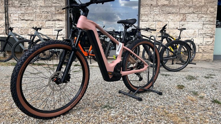 Used CUBE REACTION HYBRID, PRO 625 2024 Mountainbike, Purple — image 8 of 8
