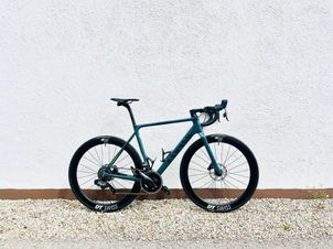 Canyon - Ultimate CF SLX 8 Disc eTap 2022, 2022