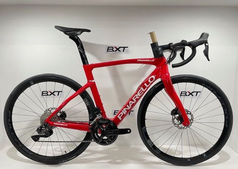 Brugt Pinarello F5 Furious Red 105 Di2 2024 Road & Gravel