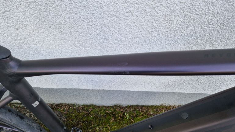 Used Giant Revolt E+ Pro 2023 Road & Gravel, Light Gray — image 4 of 5