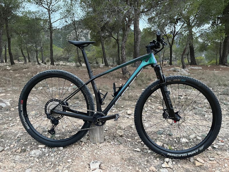 Used Scott Scale RC Team 2022 2022 Mountainbike, Purple, 29 — image 7 of 43