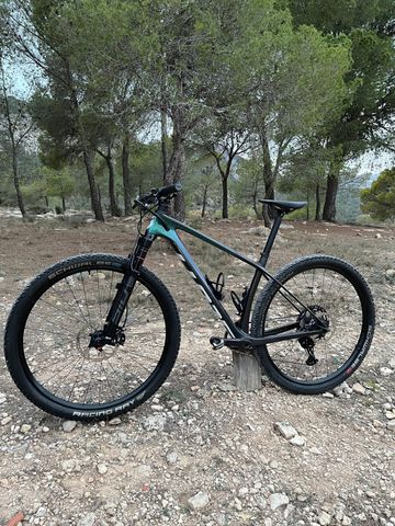 Used Scott Scale RC Team 2022 2022 Mountainbike, Purple, 29 — image 3 of 43
