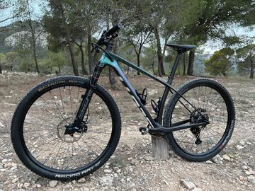 Used Scott Scale RC Team 2022 2022 Mountainbike, Purple, 29 — image 5 of 43