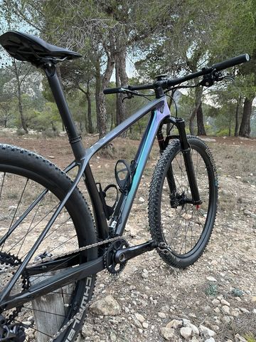 Used Scott Scale RC Team 2022 2022 Mountainbike, Purple, 29 — image 12 of 43