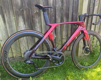 Used Trek Madone SLR Gen 7 Disc Frameset 2023 2023 Road & Gravel, Red — image 2 of 5