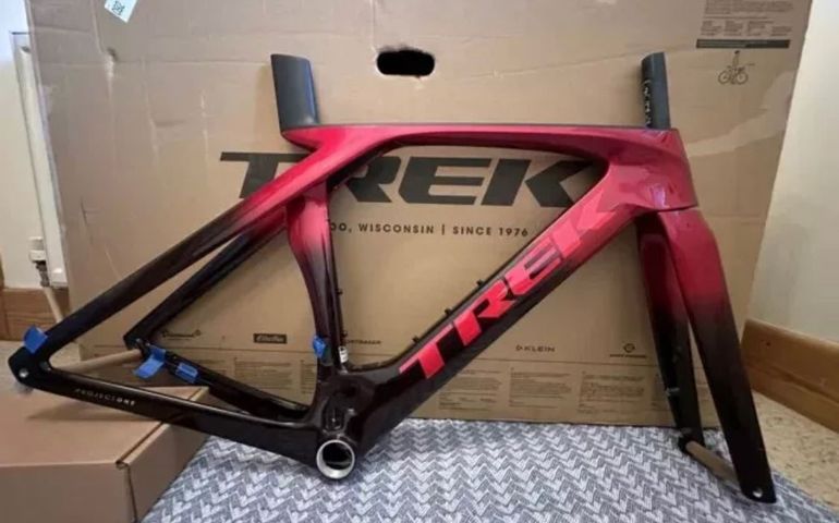 Used Trek Madone SLR Gen 7 Disc Frameset 2023 2023 Road & Gravel, Red — image 1 of 5