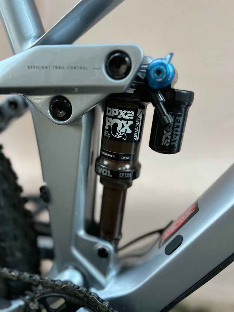 Used CUBE STING WS 140 HPC SL 2021 2021 Mountainbike, Grigio chiaro — image 8 of 10