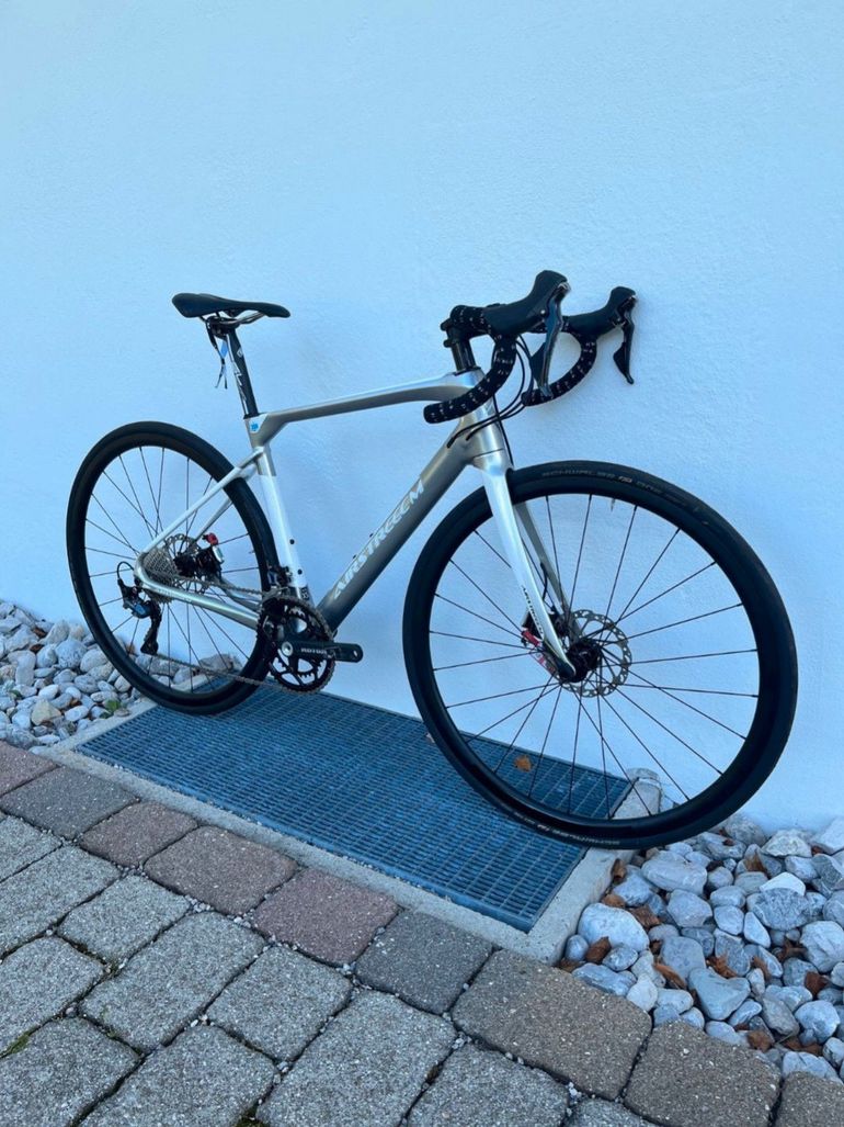 Used Airstreeem UL 2022 Road & Gravel, Gris claro — image 1 of 7