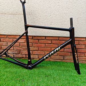 Isaac - Element Frameset, 2023