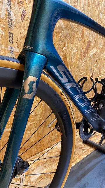 Used Scott Foil RC 20 2022 2022 Road & Gravel, Green — image 6 of 7