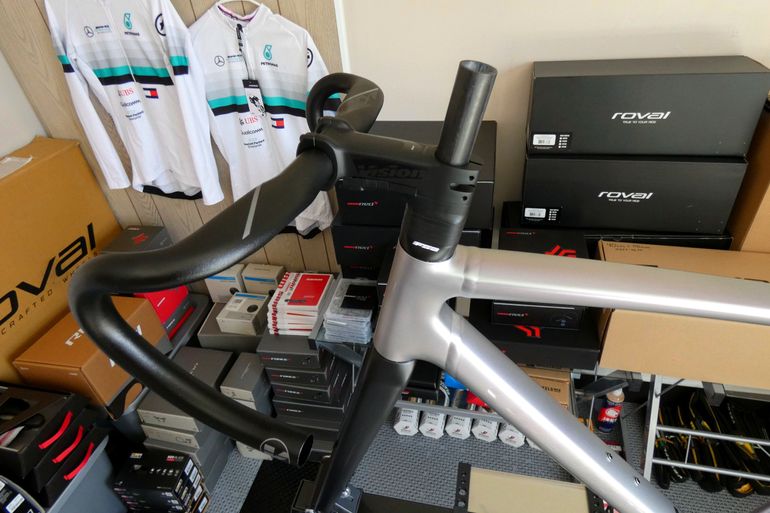 Used Specialized Allez Sprint Disc Frameset 2022 2022 Road & Gravel, Light Gray — image 16 of 25
