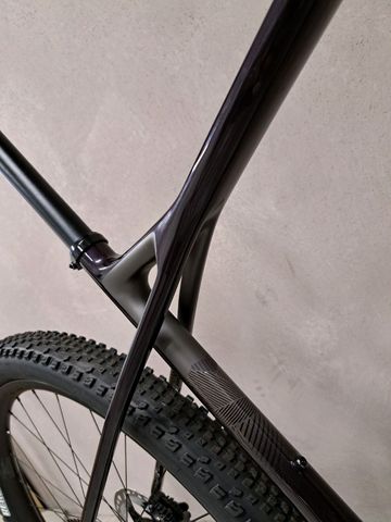 Used Lapierre Prorace CF 8.9 2023 2023 Mountainbike, Purple, 29 — image 7 of 10
