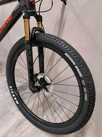 Used Lapierre Prorace CF 8.9 2023 2023 Mountainbike, Purple, 29 — image 4 of 10
