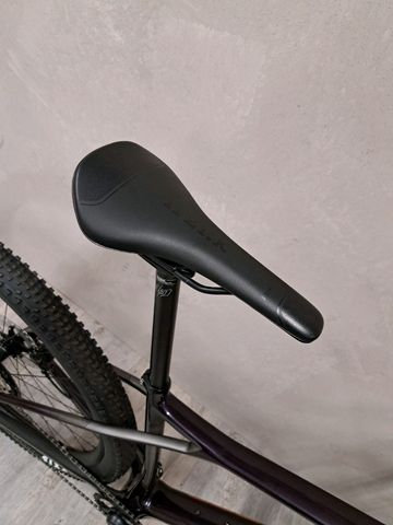 Used Lapierre Prorace CF 8.9 2023 2023 Mountainbike, Purple, 29 — image 8 of 10