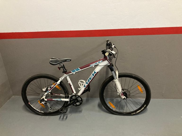Used Trek 6300 2011 2011 Mountainbike, White, 26 — image 3 of 5