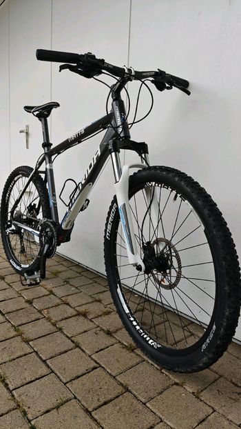 Used Merida Matts 300 TFS 2010 Mountainbike, Black — image 4 of 8