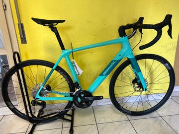 Bianchi Infinito CV Disc 105 2023 Road & Gravel d'occasion