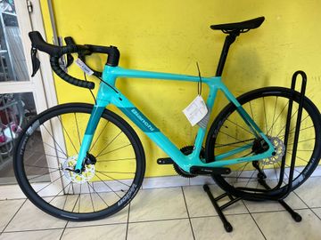 Used Bianchi Infinito CV Disc 105 2023 Road & Gravel, Green — image 2 of 3