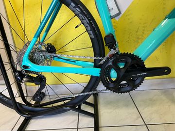Used Bianchi Infinito CV Disc 105 2023 Road & Gravel, Green — image 3 of 3
