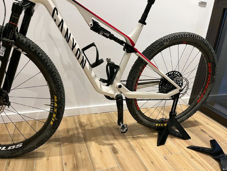 Canyon Lux CF 8 used in M buycycle