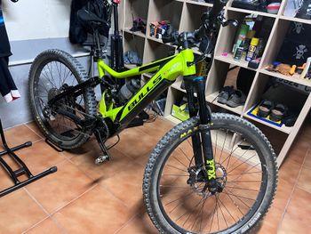 Used BULLS E-Stream EVO AM 4 27.5+ 2020 2020 Mountainbike — image 1 of 11